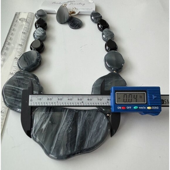 Gray & Black Statement Necklace With Matching Earrings Set - Picture 4 of 4